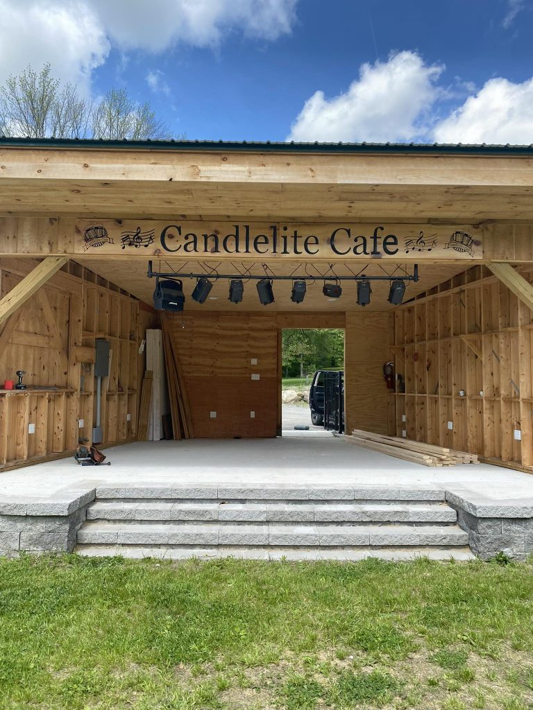 Candlelite-Cafe-stage